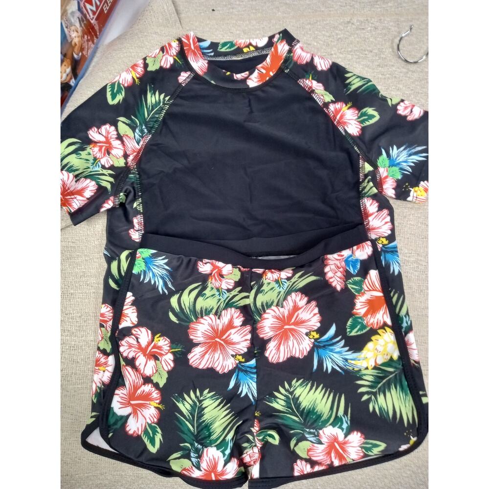 *NEW* Rash Guard 2 pc Girls Swimsuit Sz 10    0314